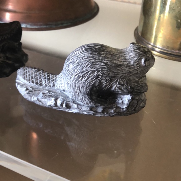 Indigenous Beaver Sculpture - Picture 4 of 5